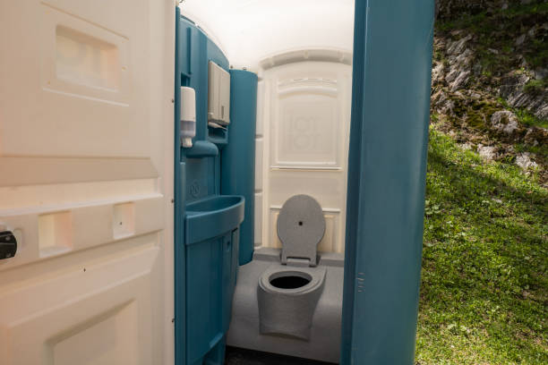 Best Portable bathroom rental  in Irvington, KY